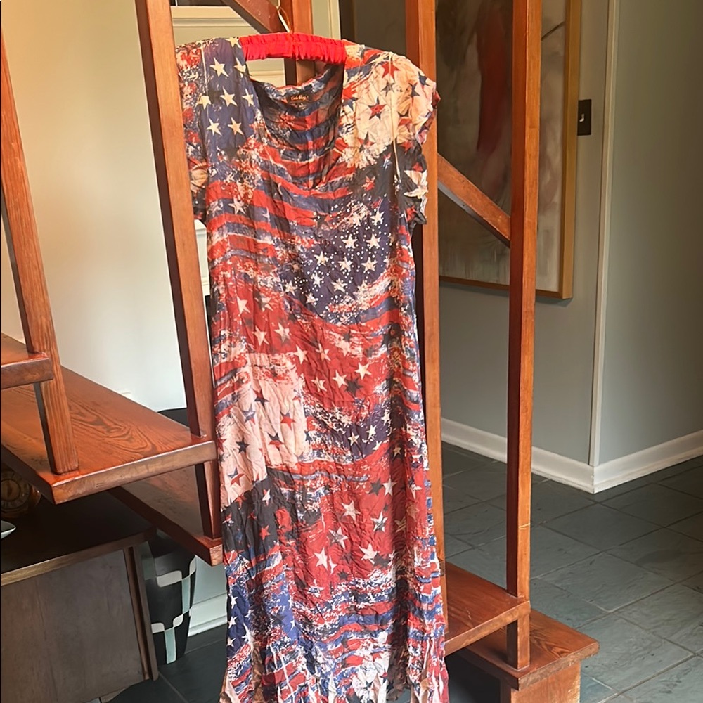 Red and White Sleeveless Maxi Sundress with Crew Neck